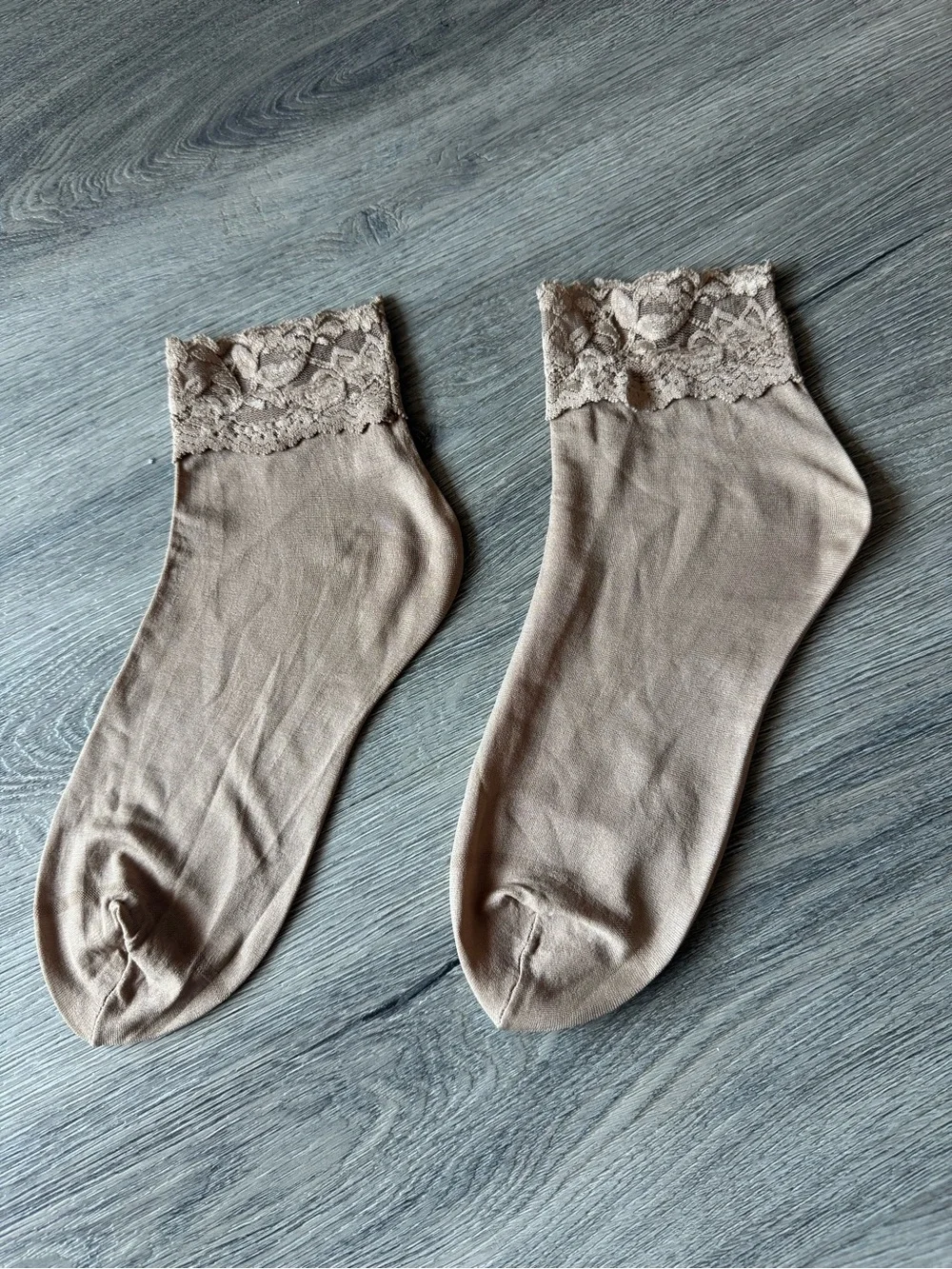 Sheer Lace Ankle Socks (Light Nude)